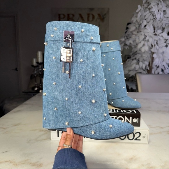 Givenchy 40 Shark Lock Pearl-Embellished Denim Ankle Boots - Picture 4 of 17